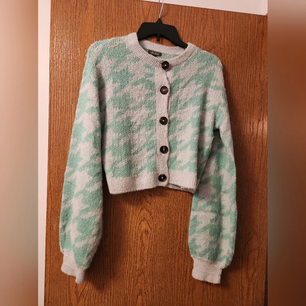 Cropped Cardigan - Picture 1 of 3